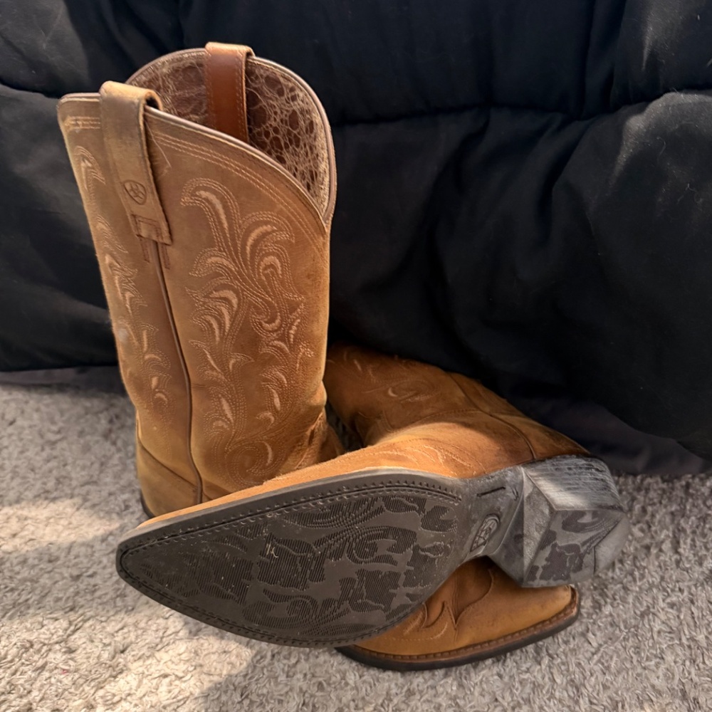 Ariat Cowgirl Boots *Great Shape* - Picture 2 of 2